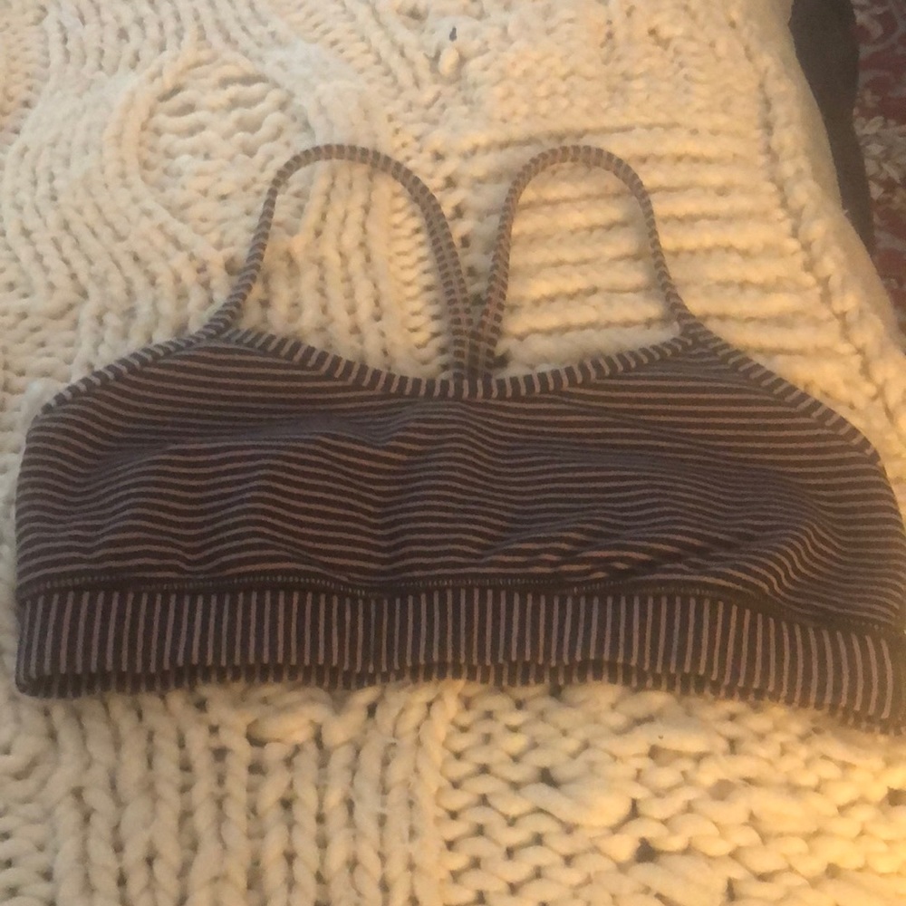 Lululemon Y sports bra